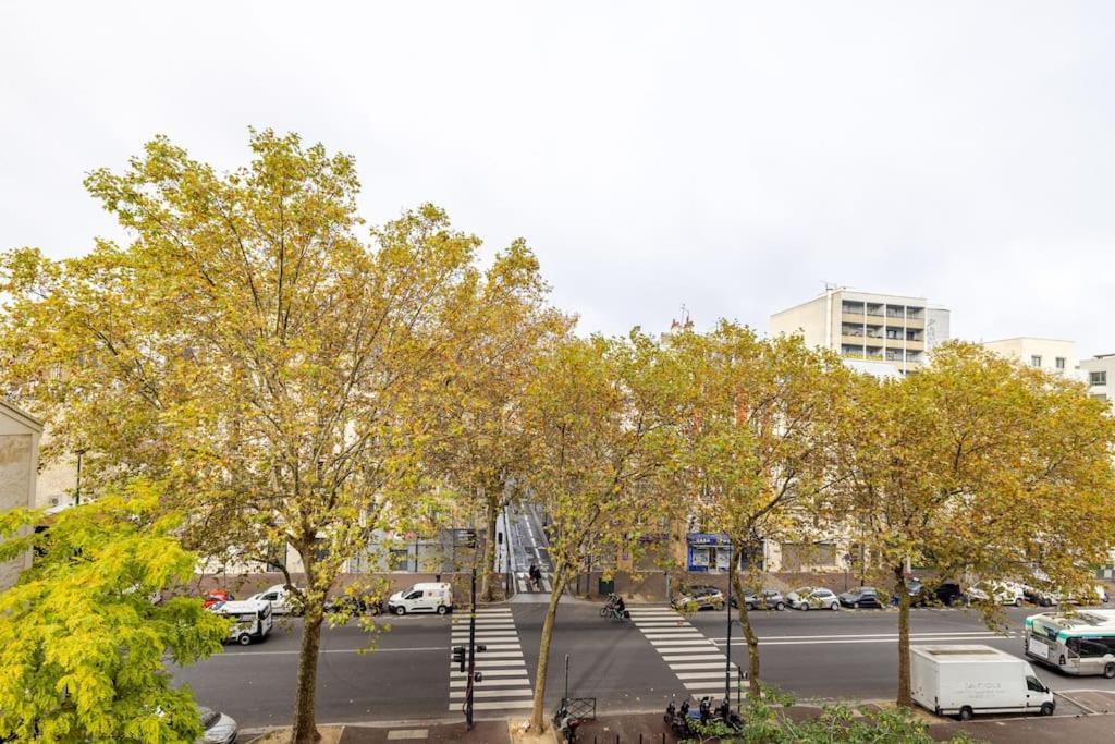 Week-End Porte De Clichy Bagian luar foto